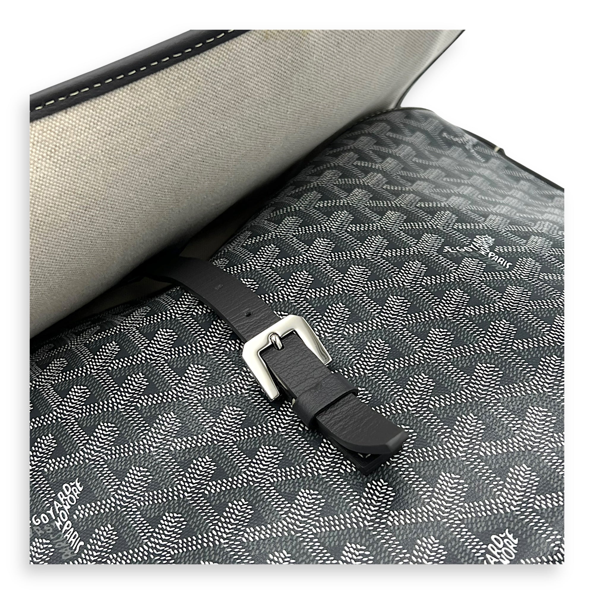 Capetien MM Grey Shoulder Bag in Coated Canvas, Silver hardware - Image 9